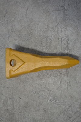 1U3452LS J450 Dents de godet et adaptateurs de pelle 13,3 kg Dents de godet d'excavatrice en alliage moulé