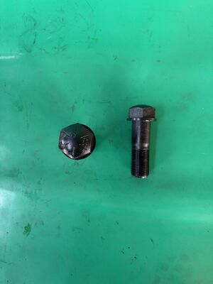 Boulon de chenille d'excavatrice M30X2X90 / Boulon de chenille TBM30X2X90