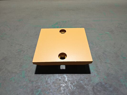 1324715B Boulons de type chat sur les bords de coupe pour chargeur