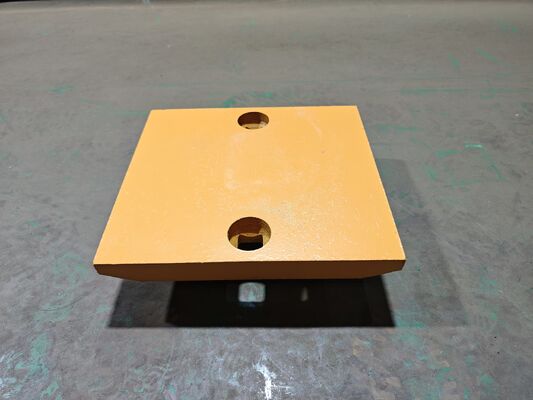 1324715M Boulons de type chat sur les bords de coupe pour chargeur