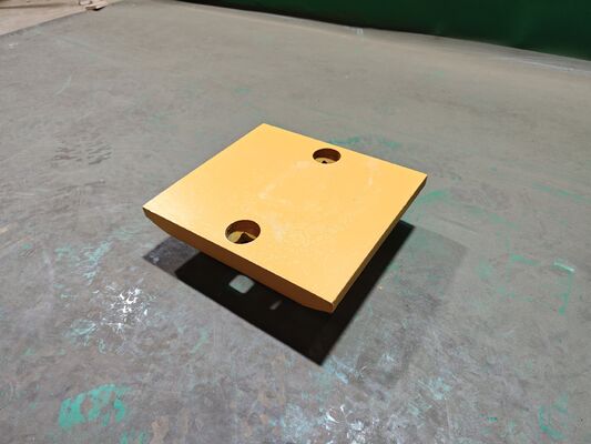 1324715M Boulons de type chat sur les bords de coupe pour chargeur