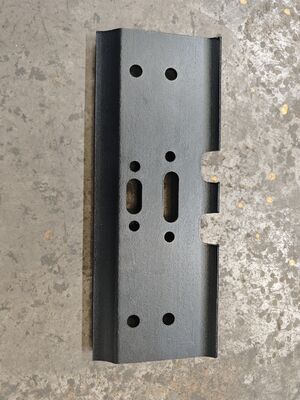 TST135A Chenille à triple barrette de chenille Pas TG135A-6-400-0100