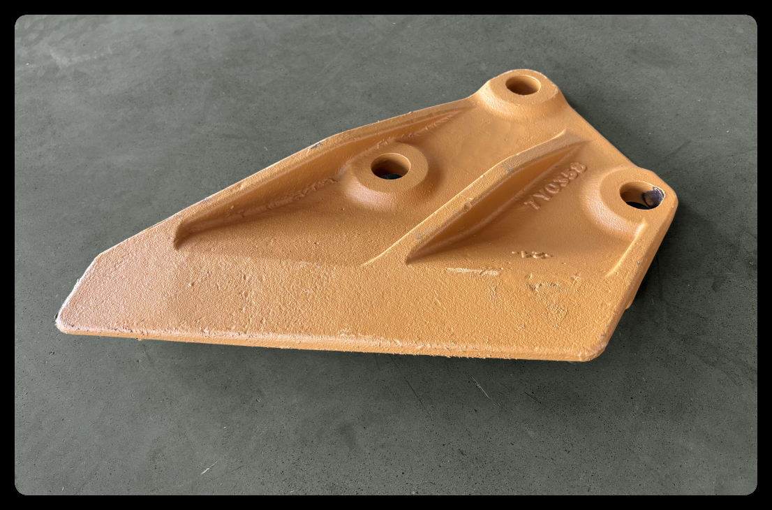 7Y0358 SIDECUTTER  parts 330 Blades Bolt On Side Cutter Excavator Sidecutter Blade, Right Hand Side